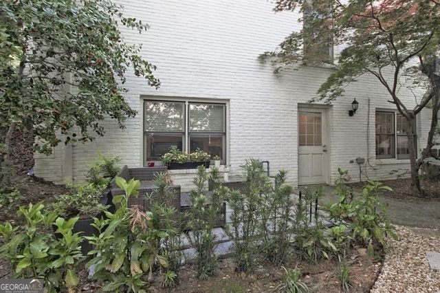 4 Harris Glen NW, Atlanta, GA 30327