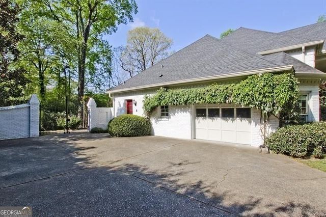 4 Harris Glen NW, Atlanta, GA 30327