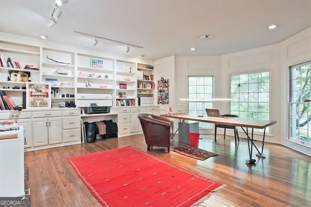 4 Harris Glen NW, Atlanta, GA 30327