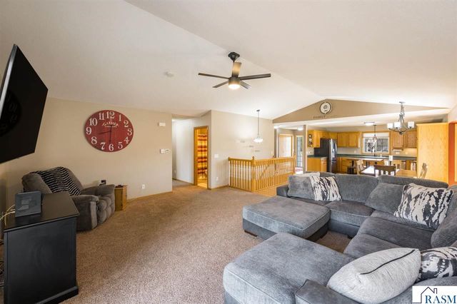 2209 Aspen Lane, North Mankato, MN 56003
