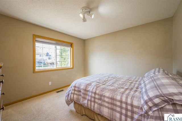 2209 Aspen Lane, North Mankato, MN 56003