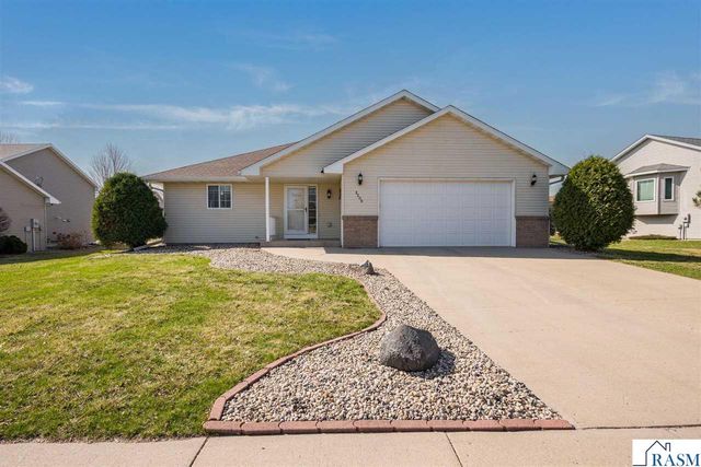2209 Aspen Lane, North Mankato, MN 56003