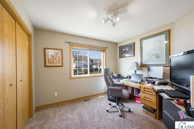 2209 Aspen Lane, North Mankato, MN 56003