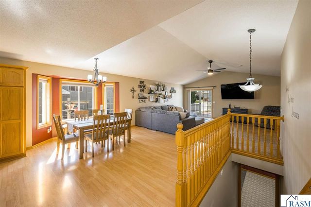 2209 Aspen Lane, North Mankato, MN 56003