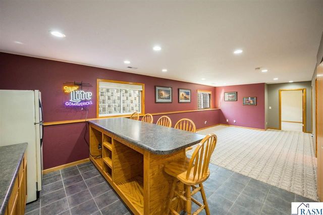 2209 Aspen Lane, North Mankato, MN 56003