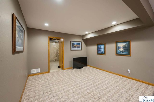 2209 Aspen Lane, North Mankato, MN 56003