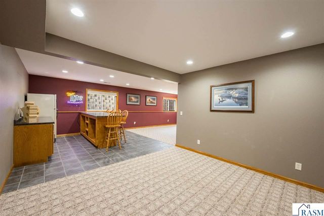 2209 Aspen Lane, North Mankato, MN 56003