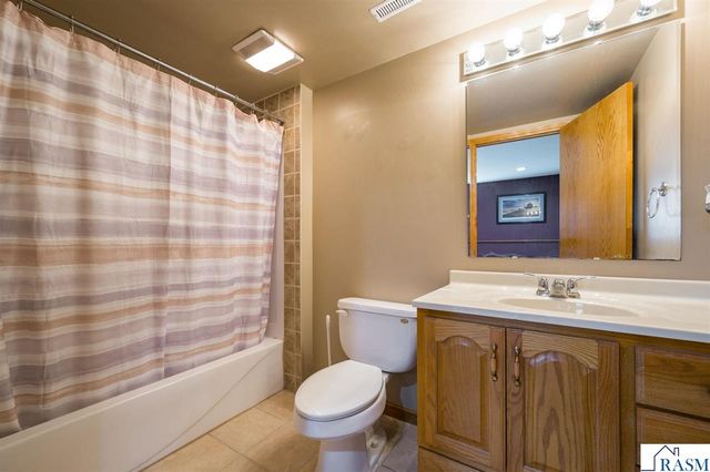 2209 Aspen Lane, North Mankato, MN 56003