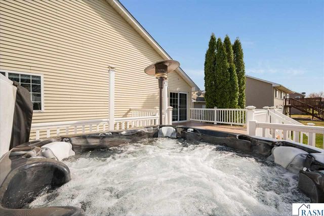 2209 Aspen Lane, North Mankato, MN 56003