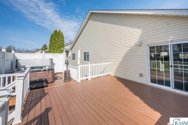 2209 Aspen Lane, North Mankato, MN 56003