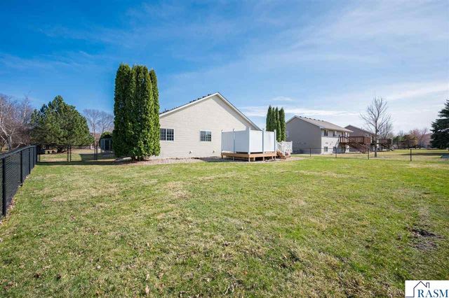 2209 Aspen Lane, North Mankato, MN 56003