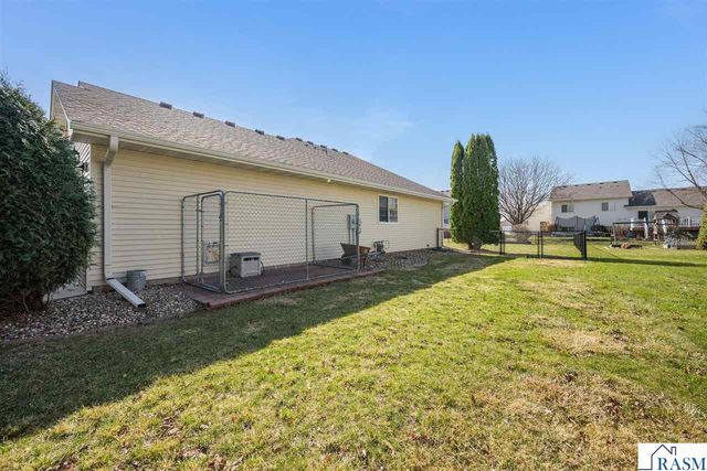 2209 Aspen Lane, North Mankato, MN 56003