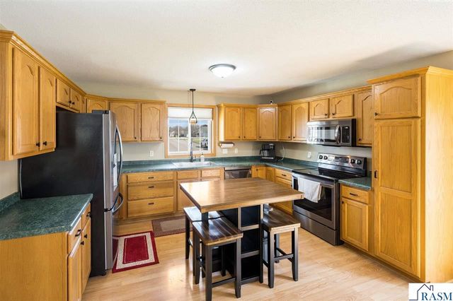 2209 Aspen Lane, North Mankato, MN 56003