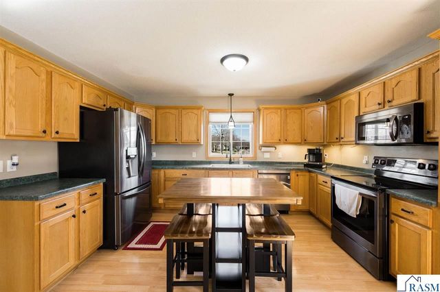 2209 Aspen Lane, North Mankato, MN 56003