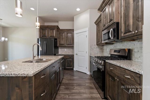 2461 W Herron Ridge Ct, Nampa, ID 83686