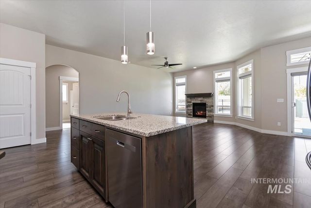 2461 W Herron Ridge Ct, Nampa, ID 83686