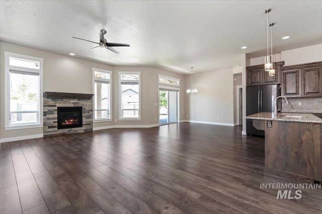 2461 W Herron Ridge Ct, Nampa, ID 83686