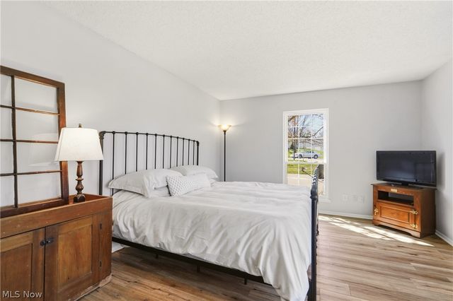 2591 Jefferson Place B, Stow, OH 44224