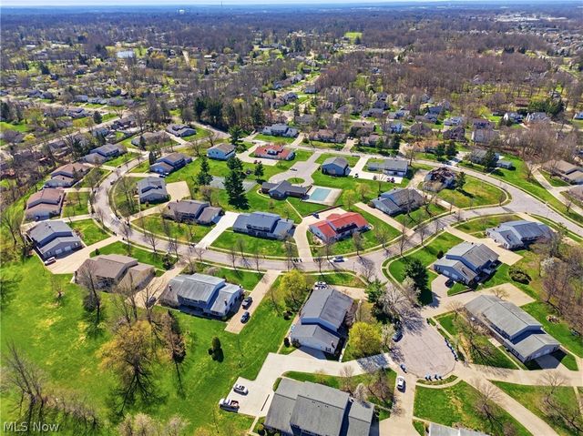 2591 Jefferson Place B, Stow, OH 44224