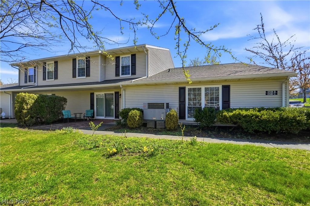 2591 Jefferson Place B, Stow, OH 44224