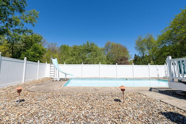 906 Honeysuckle Lane, Michigan City, IN 46360