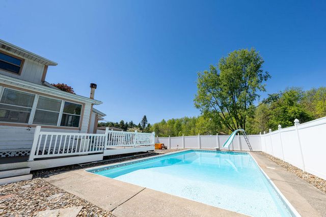 906 Honeysuckle Lane, Michigan City, IN 46360