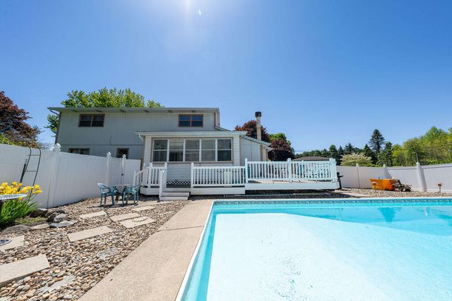 906 Honeysuckle Lane, Michigan City, IN 46360