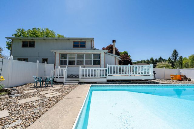906 Honeysuckle Lane, Michigan City, IN 46360