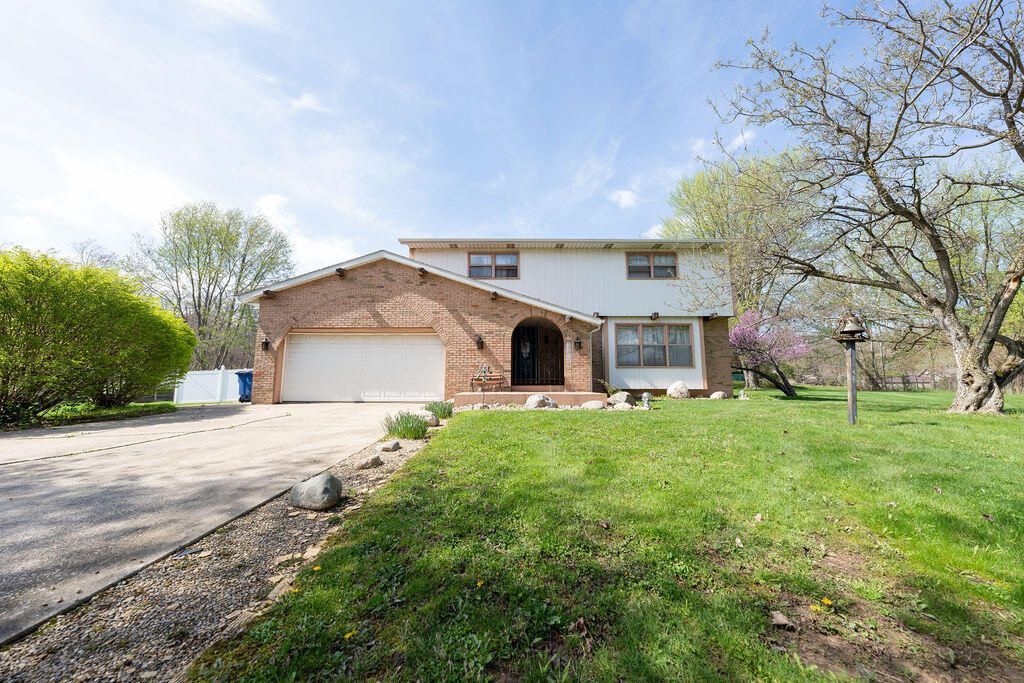 906 Honeysuckle Lane, Michigan City, IN 46360