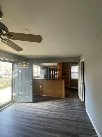 359 Park Avenue, Babylon, NY 11702