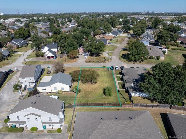 78 Dogwood Lane, Sulphur, LA 70663