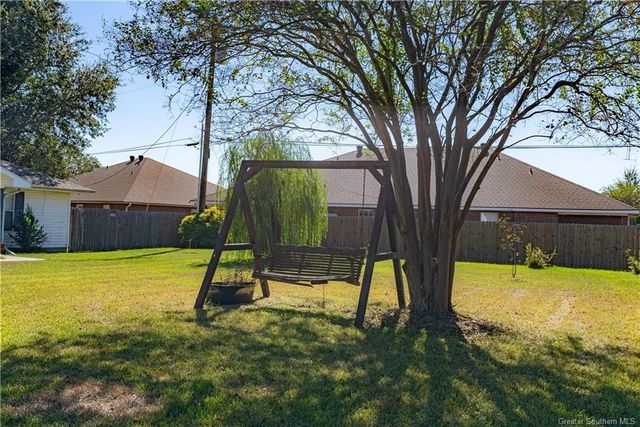 78 Dogwood Lane, Sulphur, LA 70663