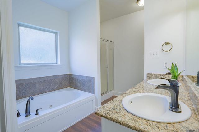 10190 Angela Dr, Denham Springs, LA 70706