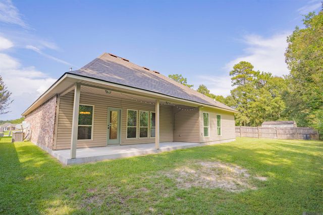10190 Angela Dr, Denham Springs, LA 70706