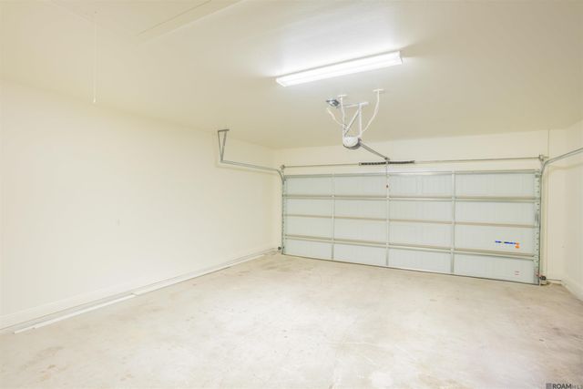 10190 Angela Dr, Denham Springs, LA 70706