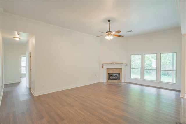 10190 Angela Dr, Denham Springs, LA 70706