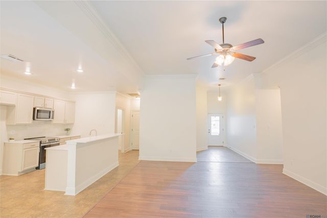 10190 Angela Dr, Denham Springs, LA 70706