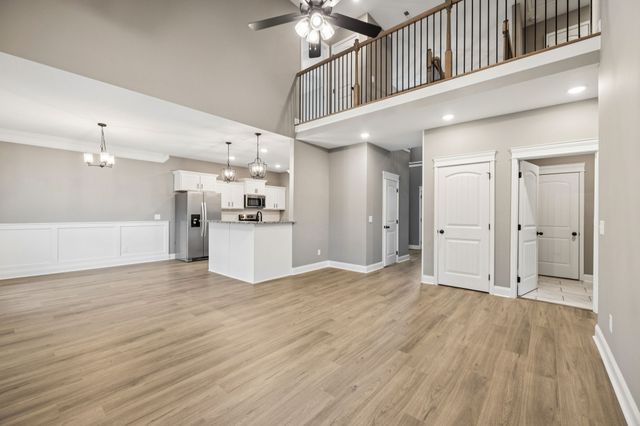 710 Eva Agnes Ave, Clarksville, TN 37042