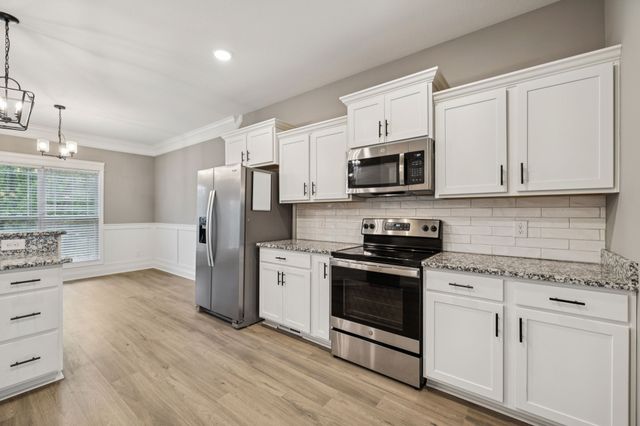 710 Eva Agnes Ave, Clarksville, TN 37042