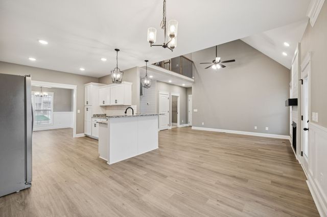 710 Eva Agnes Ave, Clarksville, TN 37042