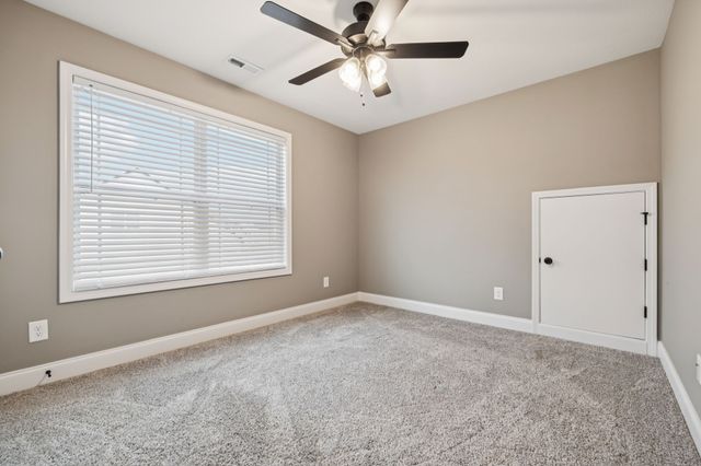 710 Eva Agnes Ave, Clarksville, TN 37042
