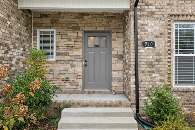 710 Eva Agnes Ave, Clarksville, TN 37042