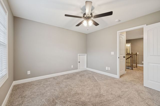 710 Eva Agnes Ave, Clarksville, TN 37042