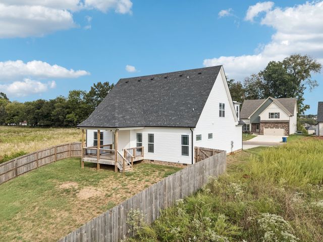 710 Eva Agnes Ave, Clarksville, TN 37042