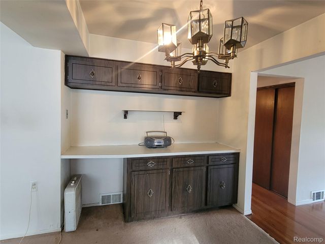 31770 Pembroke Street, Livonia, MI 48152