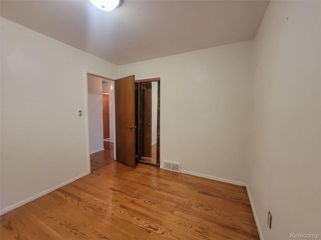 31770 Pembroke Street, Livonia, MI 48152