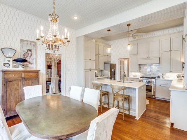 302 Featherston Street, Cleburne, TX 76033