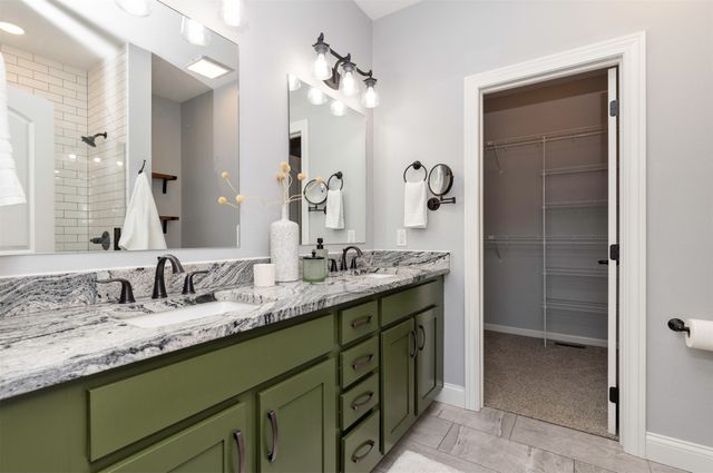 320 S 86th Street, West Des Moines, IA 50266