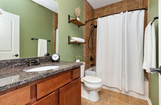 320 S 86th Street, West Des Moines, IA 50266