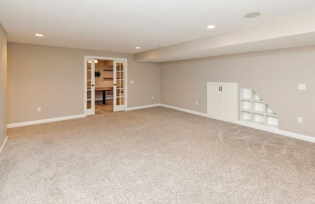 320 S 86th Street, West Des Moines, IA 50266